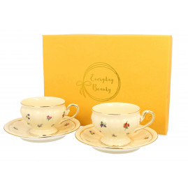 Filiżanki porcelanowe w kwiaty na prezent
